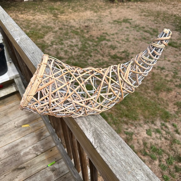 Vintage Cornucopia Basket Horn of Plenty 18” Fall Thanksgiving Centerpiece - Picture 2 of 9